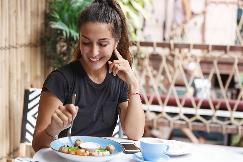 When Fatigue, Brain Fog, Or Weight Gain Won’t Go Away, It’s Time To See A Functional Nutritionist
